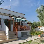 B&B Lido Dei Pini מלון דירות