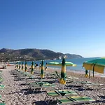 מלון דירות B&B Lido Dei Pini מאטינאטה