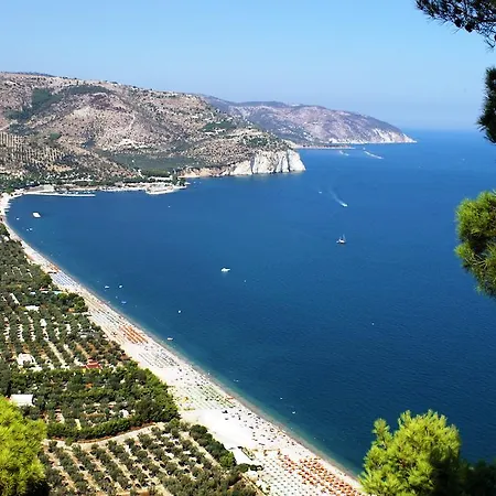 Apartmanhotel B&B Lido Dei Pini