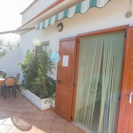 B&B Lido Dei Pini アパートホテル *