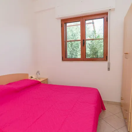 B&B Lido Dei Pini Apartmanhotel