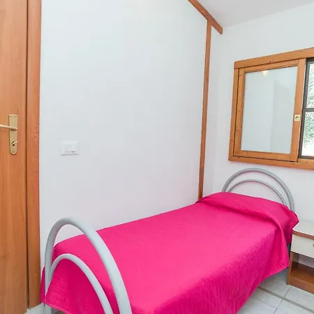 アパートホテル B&B Lido Dei Pini