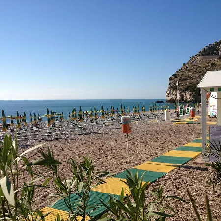 B&B Lido Dei Pini アパートホテル *