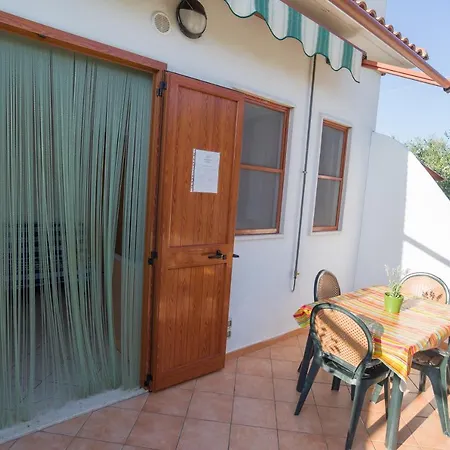 アパートホテル B&B Lido Dei Pini