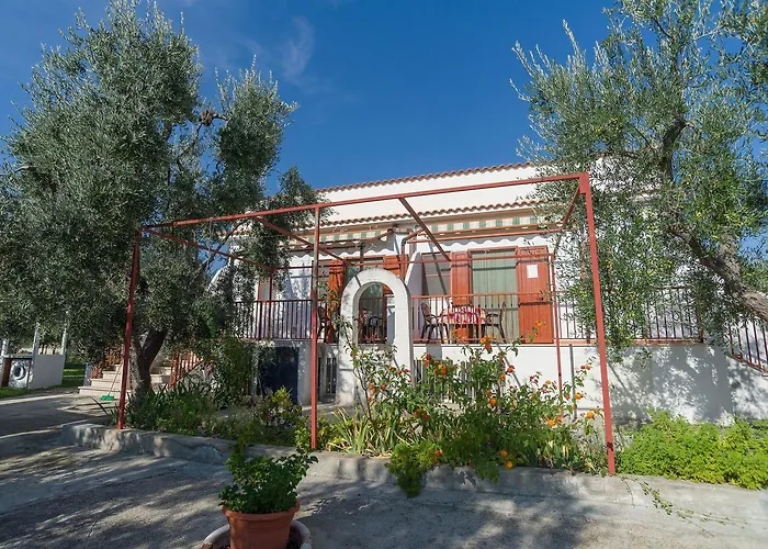 B&B Lido Dei Pini מלון דירות *