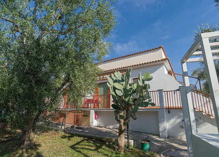 B&B Lido Dei Pini * מאטינאטה