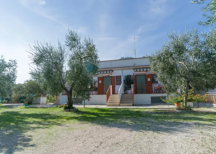 B&B Lido Dei Pini מלון דירות *